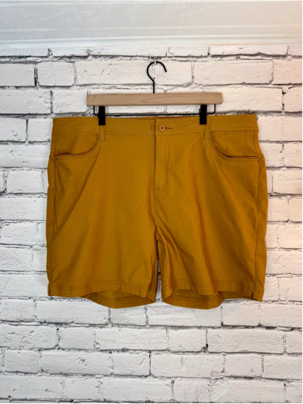 Women's Prana Shorts size 20W Mustard Yellow Halle Short Plus II 7’ Inseam NWT - Picture 4 of 16